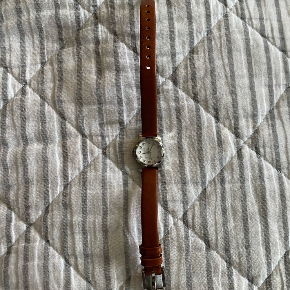 Marc Jacobs brown leather women’s watch 💕